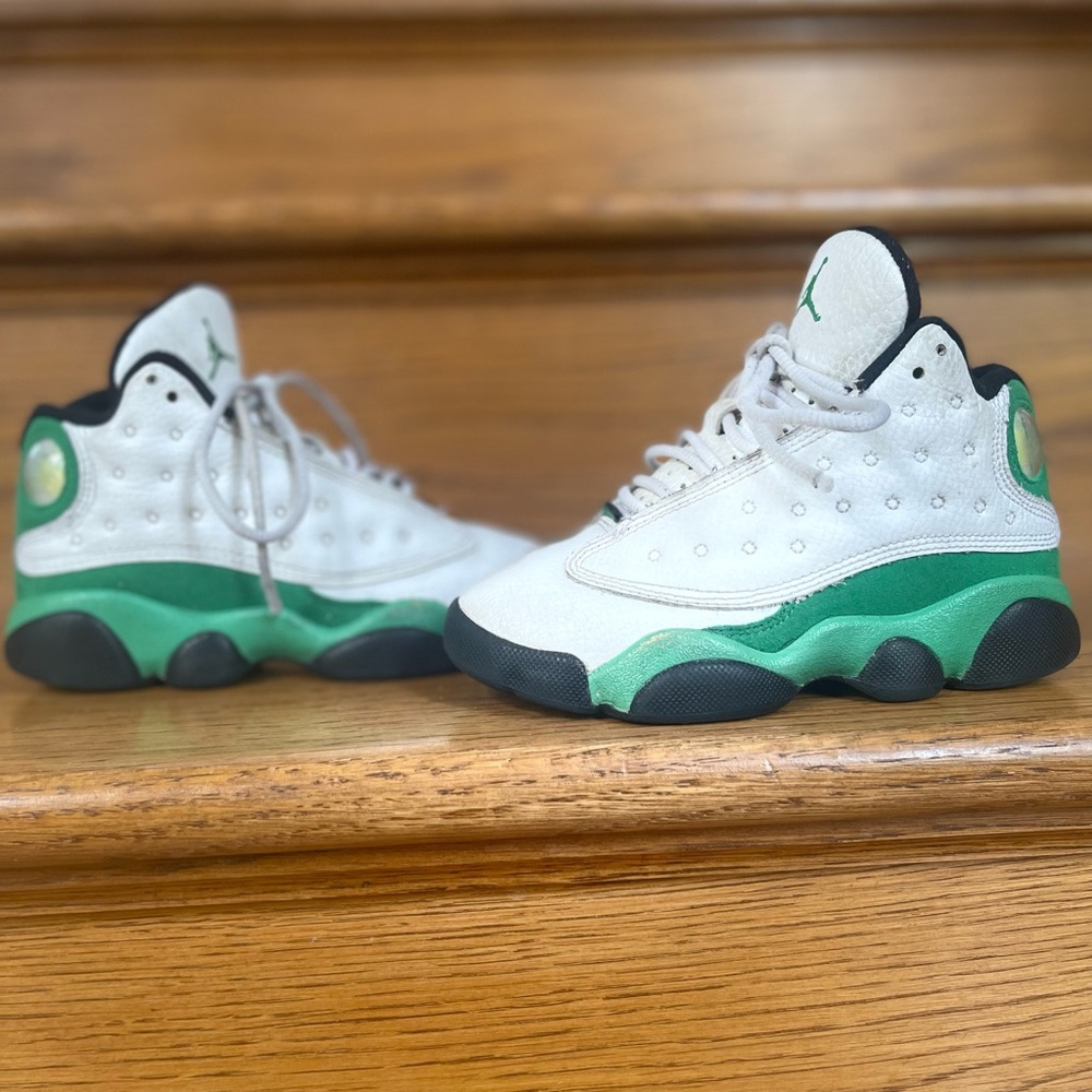 Jordan White and Green Retro Sneakers Classic Low-Top Design - Picture 3 of 5